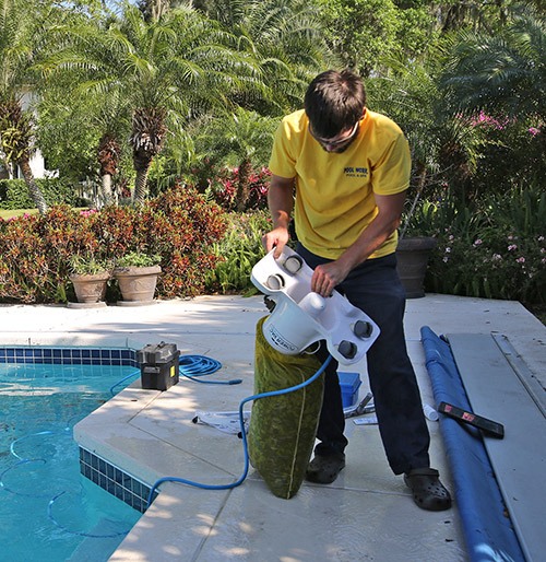 pool vacuum cleaning in winter haven fl