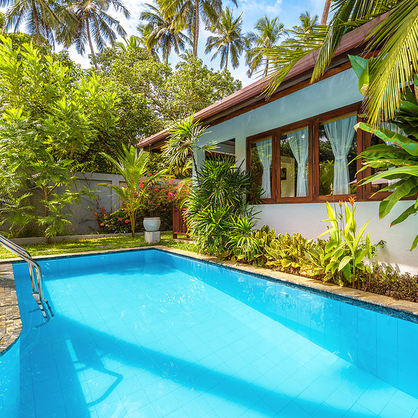 Top 6 Things To Consider When Buying A Home With A Pool